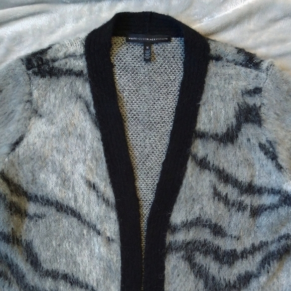 White House Black Market Tiger Print Kimono Cover-Up Open Front Sweater Cozy - Picture 4 of 8